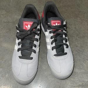 Retro adidas boys size 6 1/2, Womens size 8 1/2